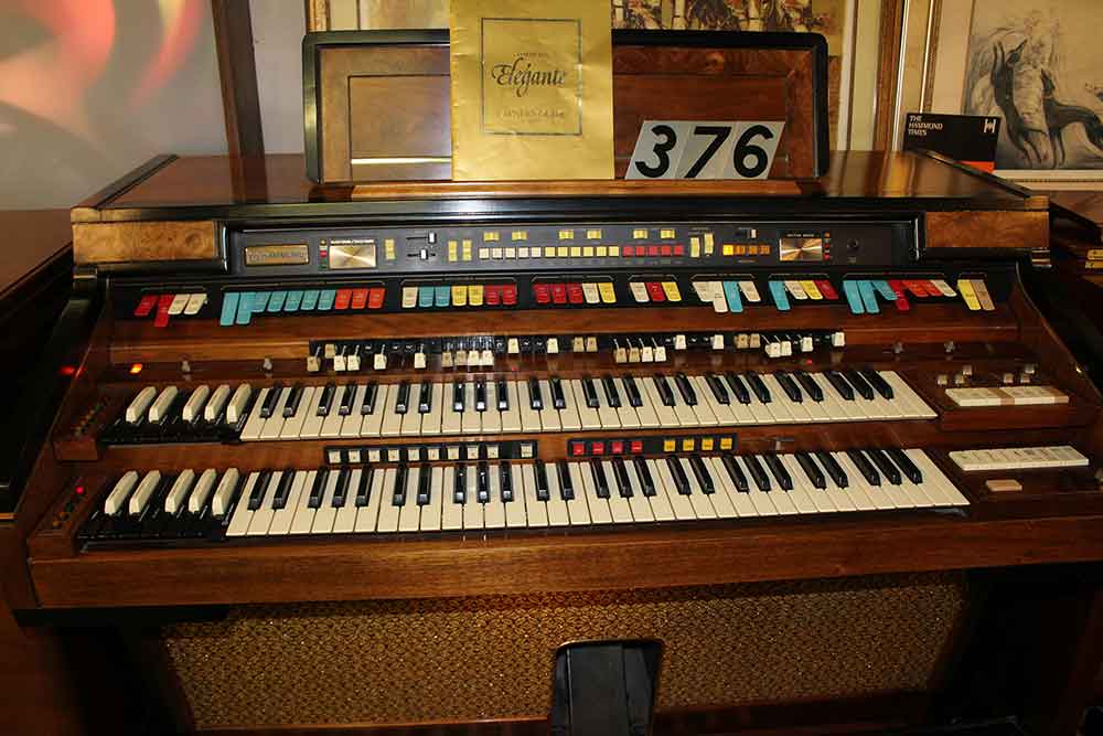 376 - Hammond Elegante for Sale!
