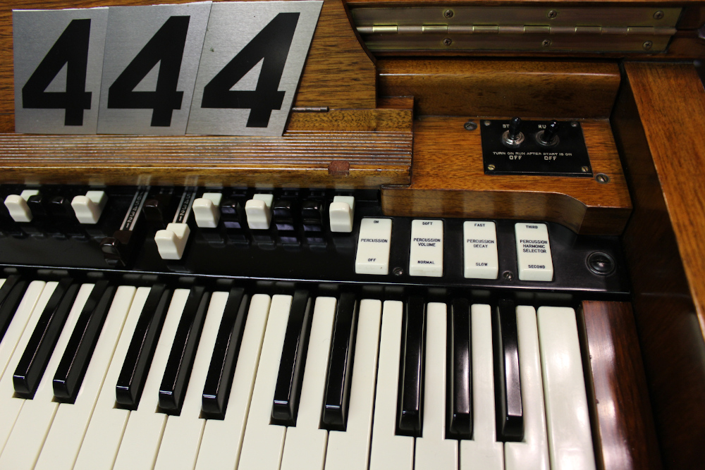 444 is a 1959 Hammond C3 paired with a 122-R Leslie. Serial #79969