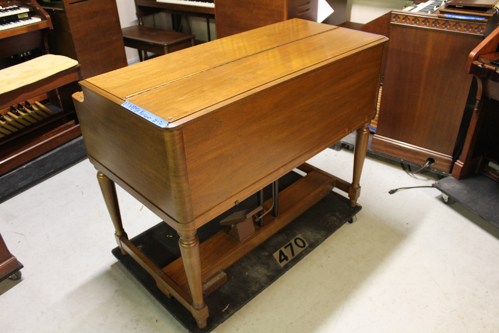 #470 is a 1968 walnut B3 in mint condition! From the home of the original family! Serial #98465 