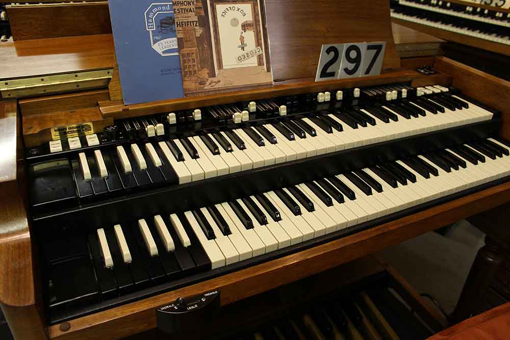 1968 Hammond B3 for sale.