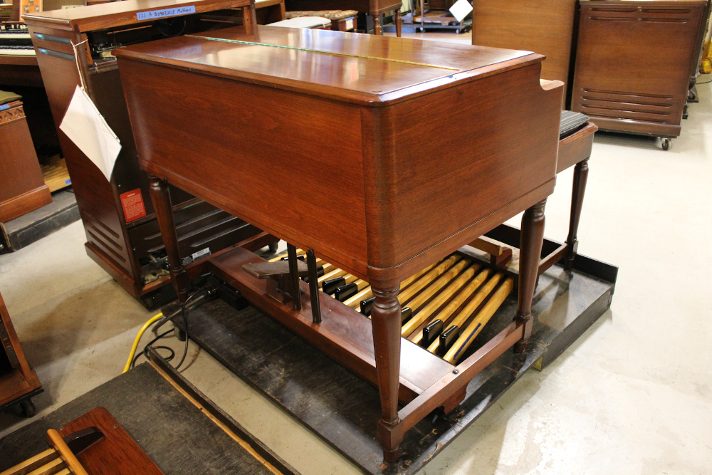 307 is a 1957 Hammond B3 for sale.