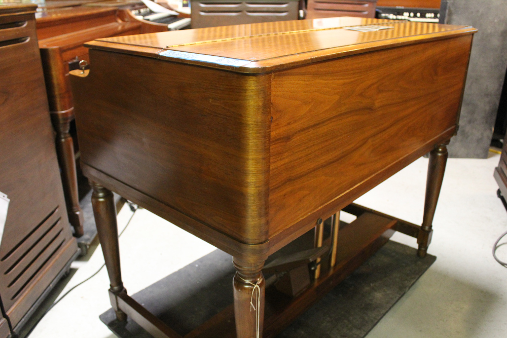 369 is a 1968 Hammond B3 with some scratches on the surface. Serial #101126