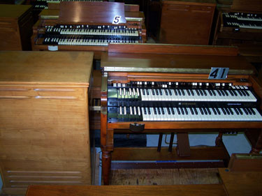 1974 vintage Hammond B3 organ