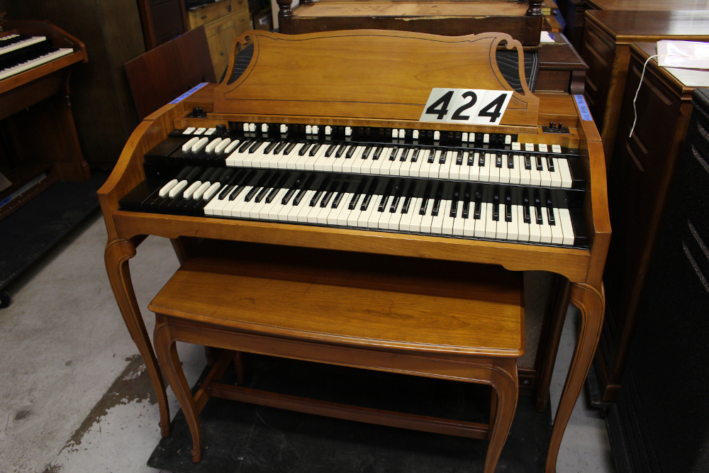 422 is a Hammond A-100 for sale that is paired with a Leslie 147. Serial #18453