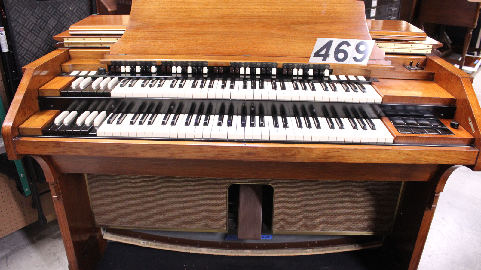 ##469 is a Hammond D152 in a Mahogany finish. Serial #1580