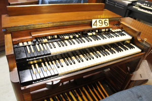 496 is a 1971 Hammond B3 in a walnut finish.