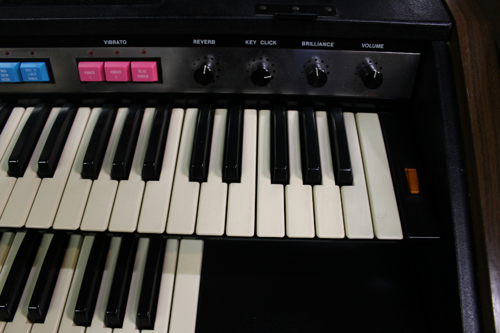 503 is a Hammond B-200 paired with a Leslie 815. Serial #8000144