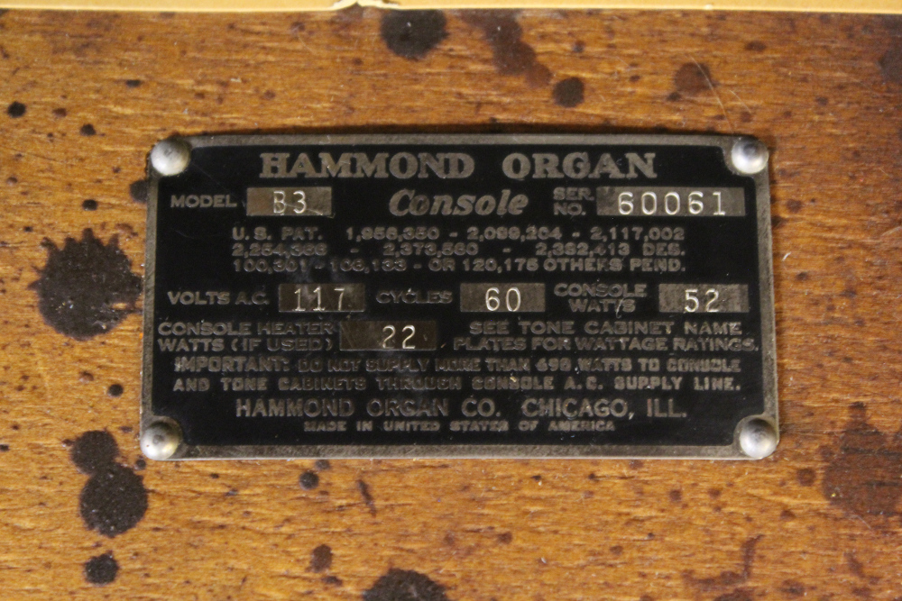 511 is a 1956 Hammond B-3 in a walnut finish. Serial #60061