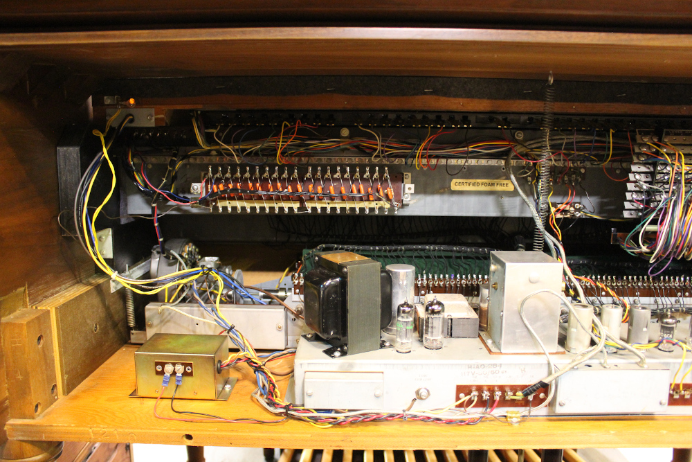 526 is a 1968 Hammond B3 in a walnut finish. Serial #99856
