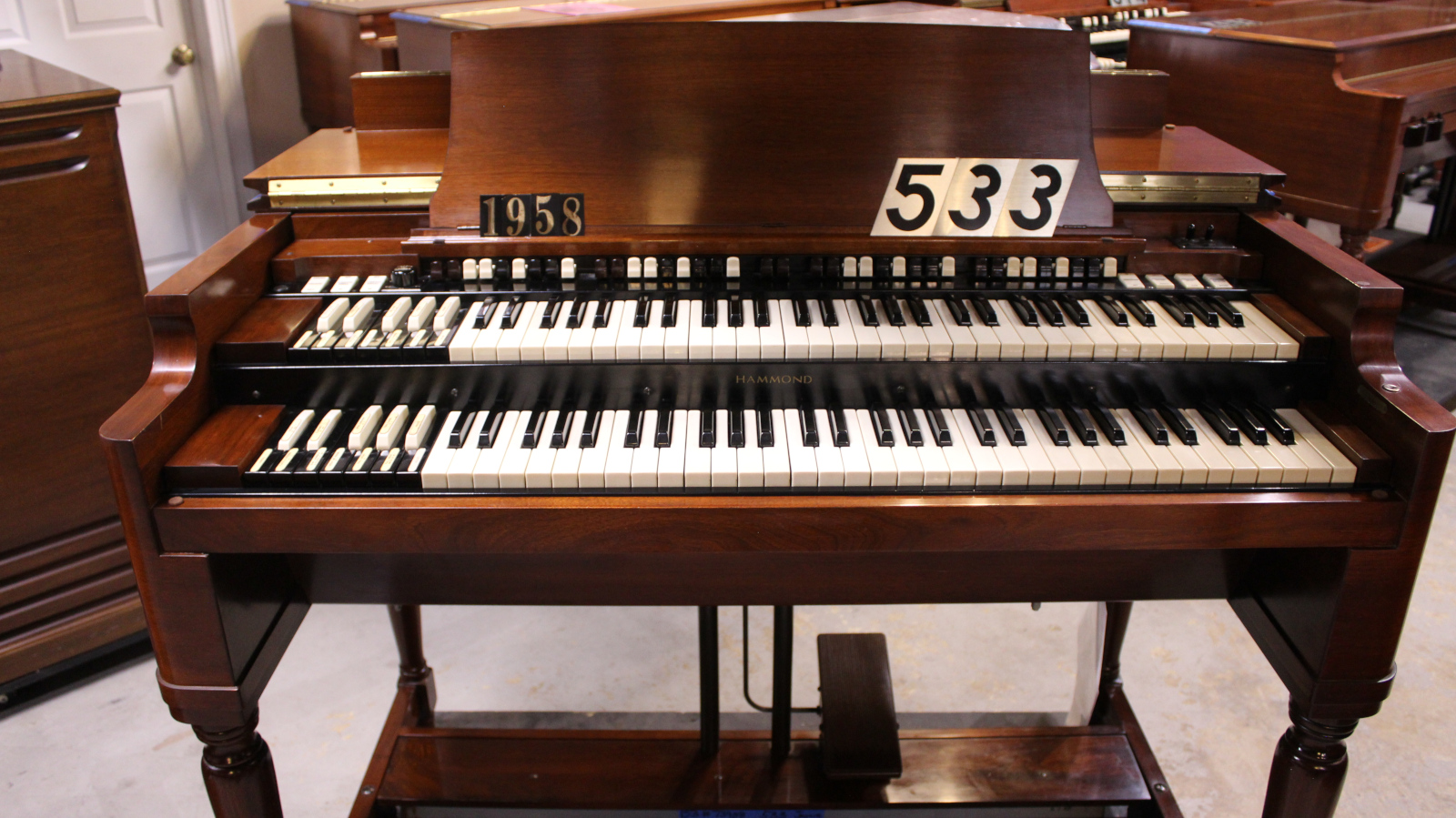 #533 is a Hammond B3 in a Mahogany finish. Serial #73938
