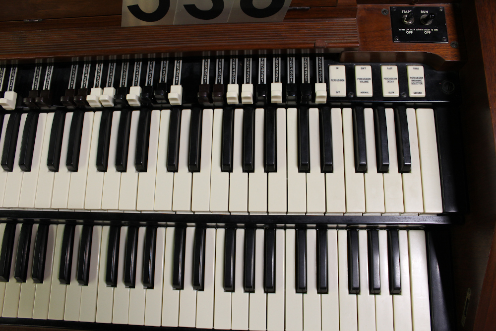 538 is a 1969 Hammond A-105 in almost mint condition! 