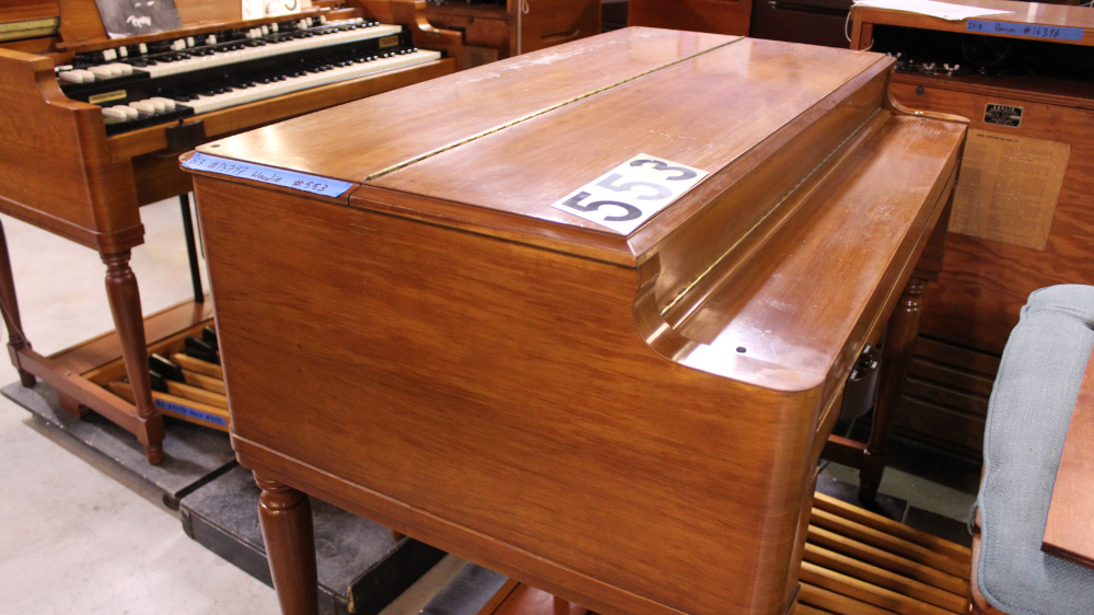 553 is a Hammond B3 in a Fruitwood finish. Serial #75797