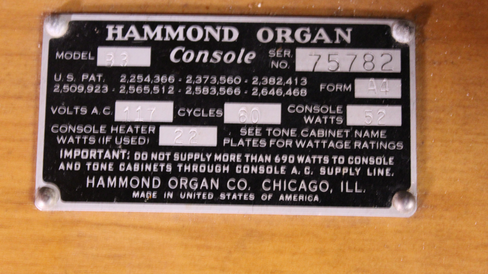 554 is a 1958 Hammond B3 in a Walnut finish.  Serial #75782