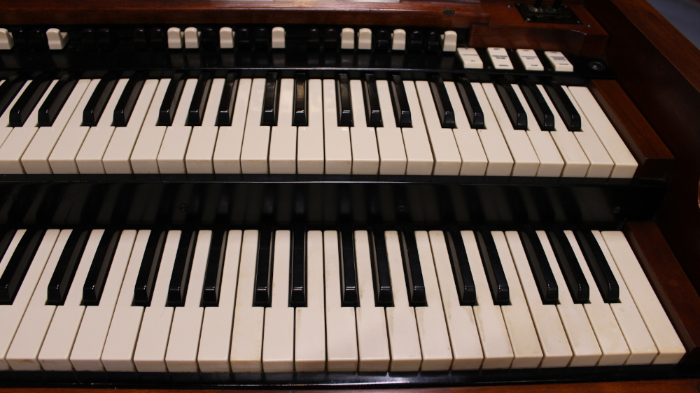 581 is a 1958 Hammond B-3 for sale!