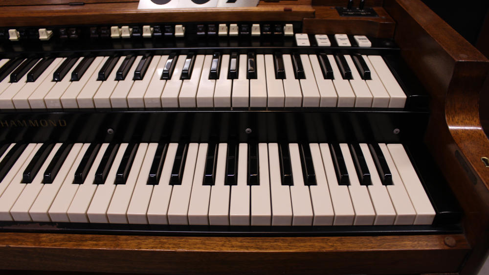 597 is a 1969 Hammond B-3 in walnut, Serial A-35863, for sale now. A later-production B-3 that offers the same unmistakable Hammond sound with dependable construction and vintage appeal.