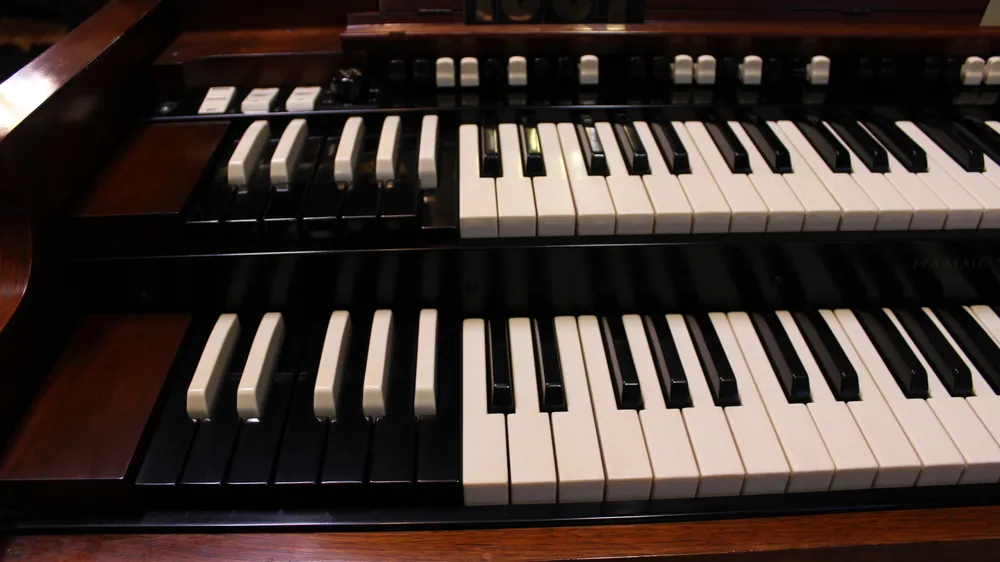 Angled view of keyboards and preset keys on 1957 Hammond B3 #623 in mahogany finish
