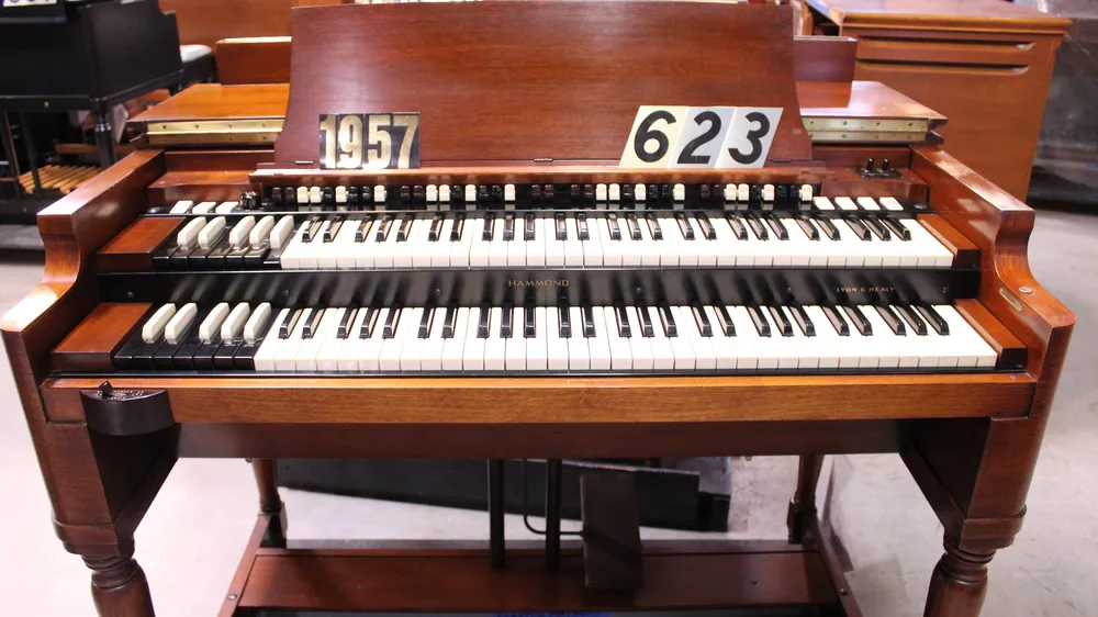 Front view of 1957 Hammond B3 #623 in mahogany finish, to be restored