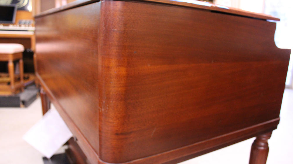 654 is a 1957 Hammond B3 in a walnut finish for sale!