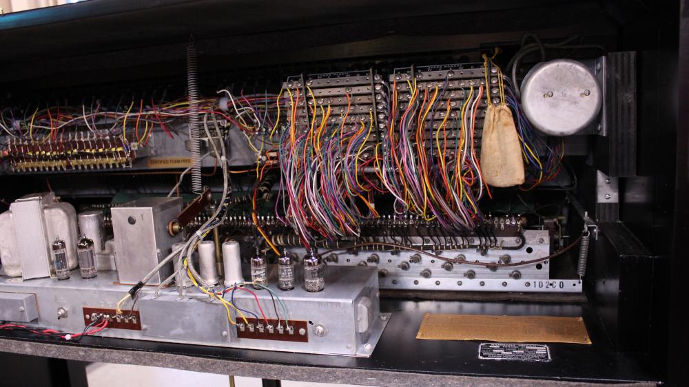 657 is a 1959 Hammond C3 for sale