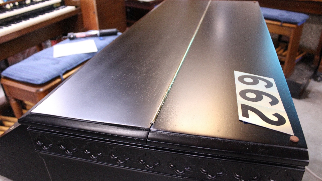 662 is a 1962 Hammond C3 in a Ebony finish for sale.