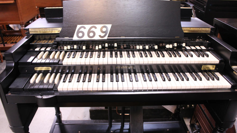 Classic Hammond B3 tonewheel organ for sale