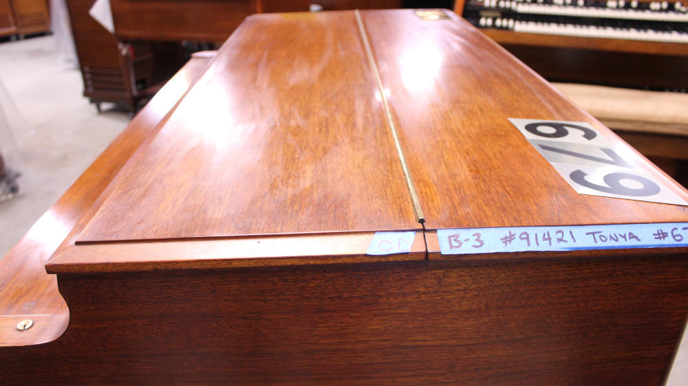 679 is a 1964 Hammond B-3 in a mahogany finish, Serial 91421, for sale now. An organ that carried the sound of the '60s—soul, gospel, and jazz all found their voice in the Hammond of this era.