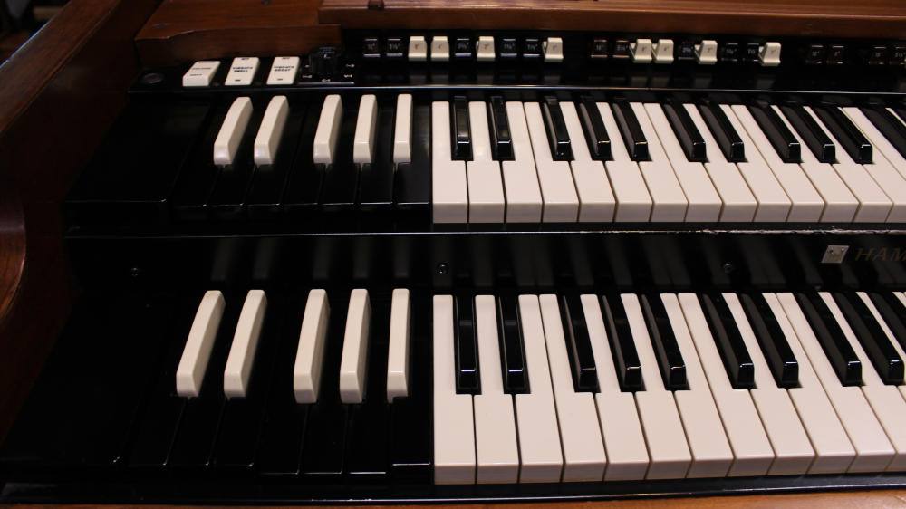 687 is a 1974 Hammond B-3 in a classic walnut finish, Serial 328276, for sale now. A later-era B-3 that blends Hammond's iconic tone with the refinements of its final production years. for sale!