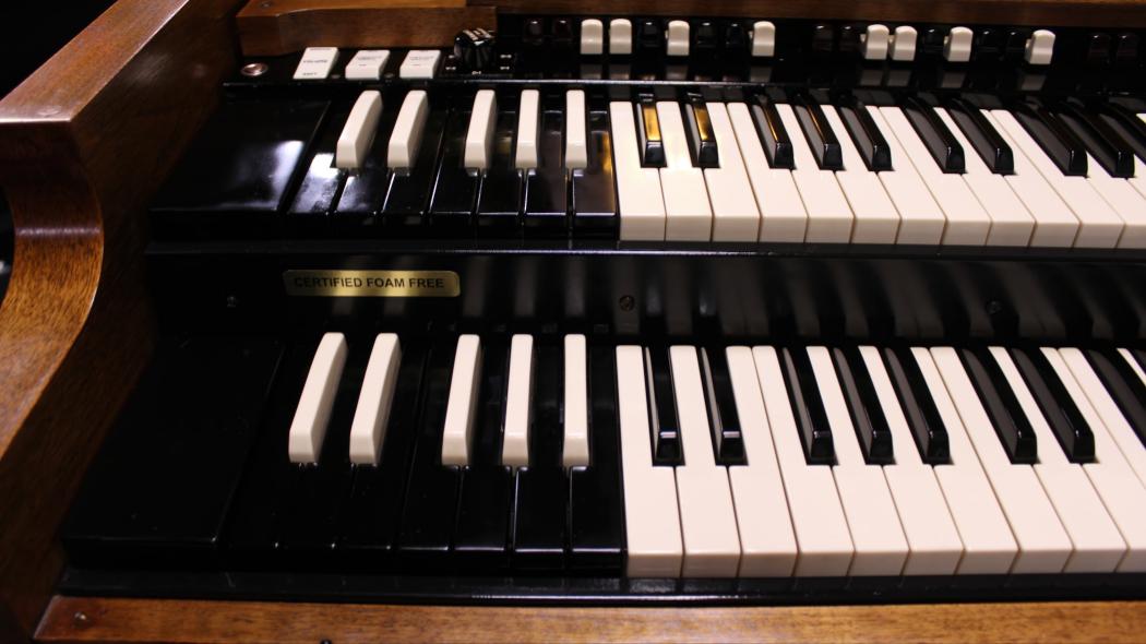 1967 Hammond B3 organ in walnut finish for sale, serial number 97477 for sale!