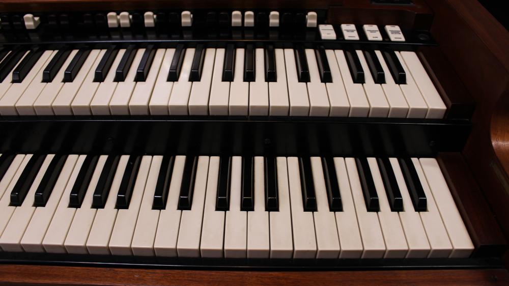 1959 Hammond B3 in walnut, Serial #79537, inventory #694, for sale at Keyboard Exchange International