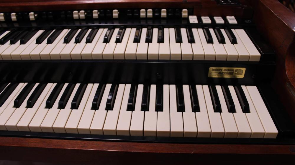 1962 Hammond B3 organ in walnut finish, inventory #703, Serial #87544