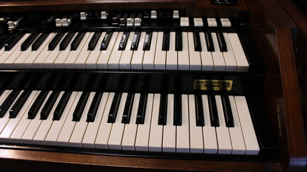 1970 Hammond A-105 organ walnut finish vintage tonewheel organ