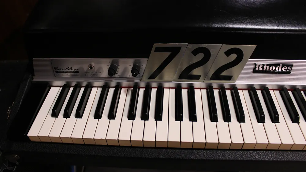 722 is a 1975 Fender Rhodes Stage 73 electric piano for sale! for sale!