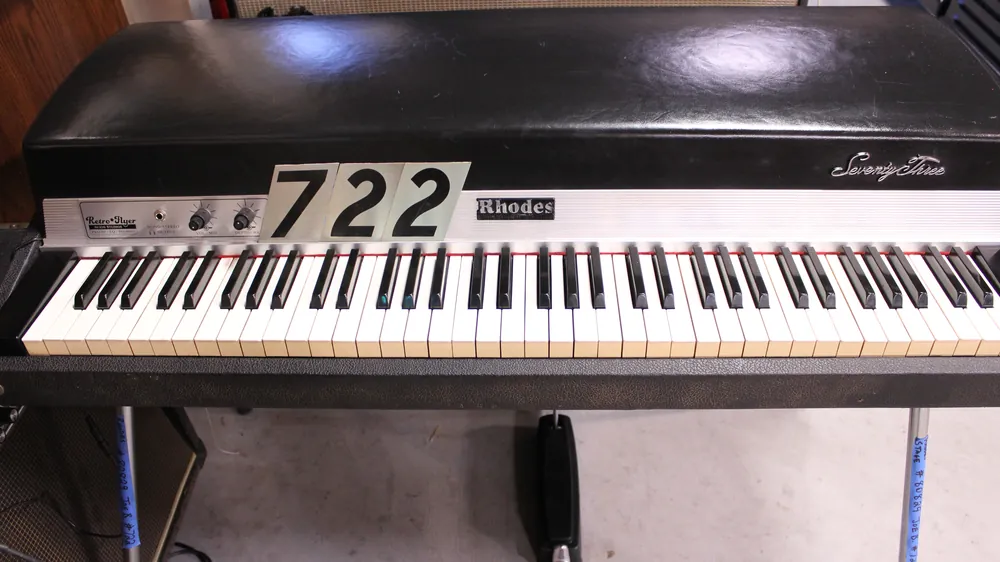 722 is a 1975 Fender Rhodes Stage 73 electric piano for sale!