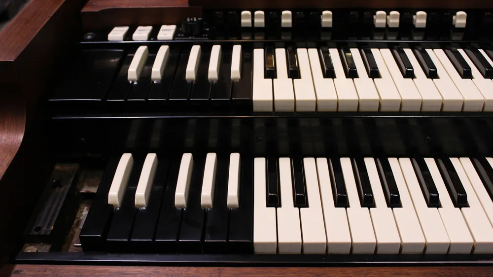 Angled view of keyboards and preset keys on 1964 Hammond B3 #724 in mahogany finish
