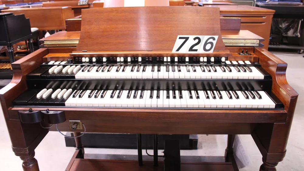 Front view of Hammond B3 #726 in walnut finish, to be restored