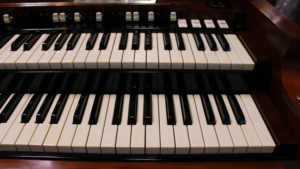 Dual manuals and drawbars on 1957 Hammond B3 #732 in mahogany finish
