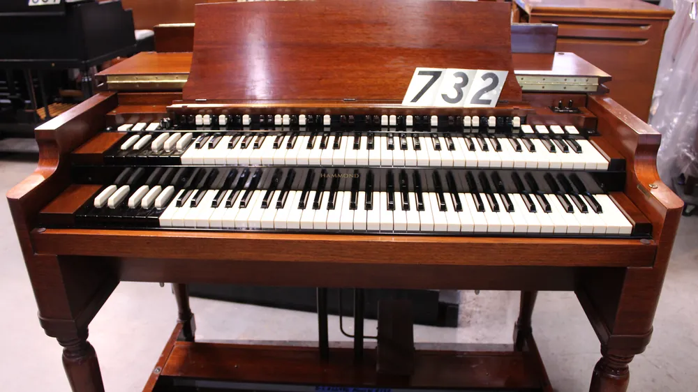 Front view of 1957 Hammond B3 #732 in mahogany finish, to be restored